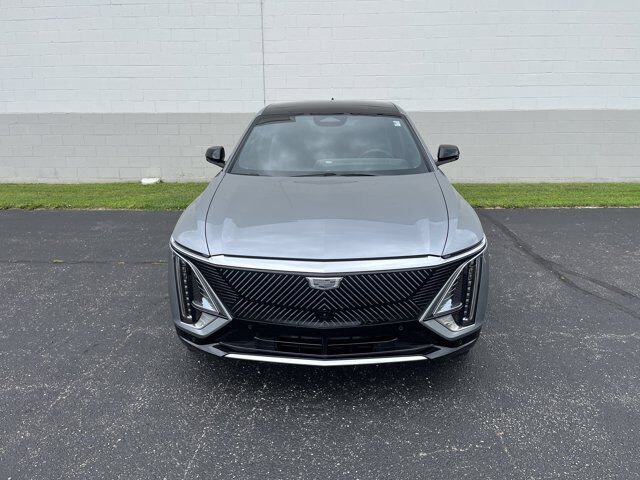 2024 Cadillac LYRIQ Luxury 3 AWD TraileringProvisions w/SuperCruise Sunroof AdptvCruise HtdCldMemLthr FloorLiners Milwaukee WI