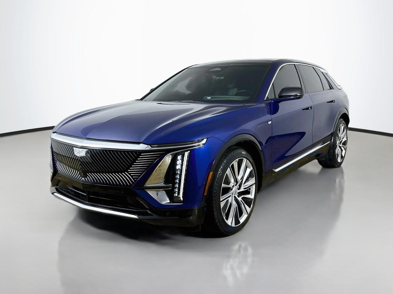 2024 Cadillac LYRIQ Luxury 3