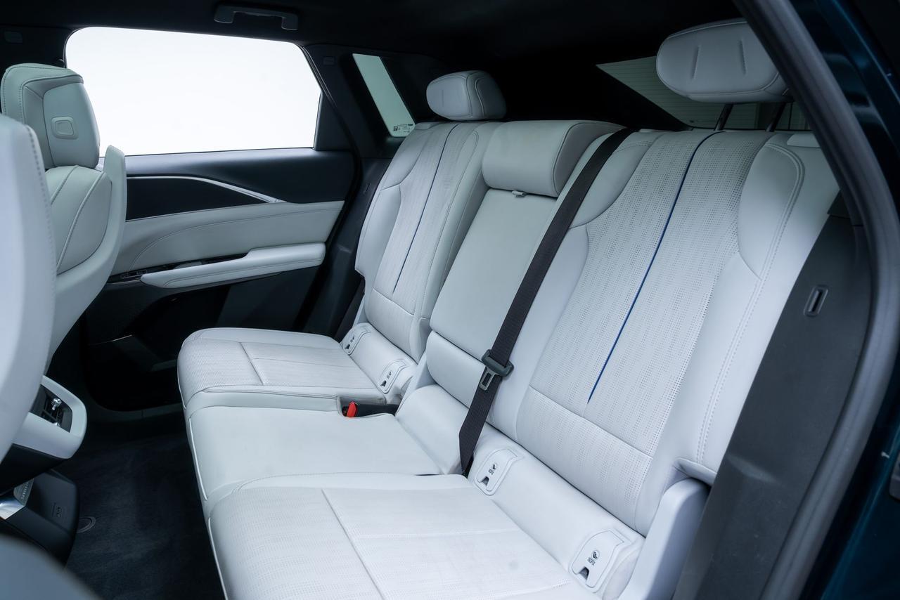 2024 Cadillac LYRIQ Luxury Lane Keep Assist Surround Vision Portland OR