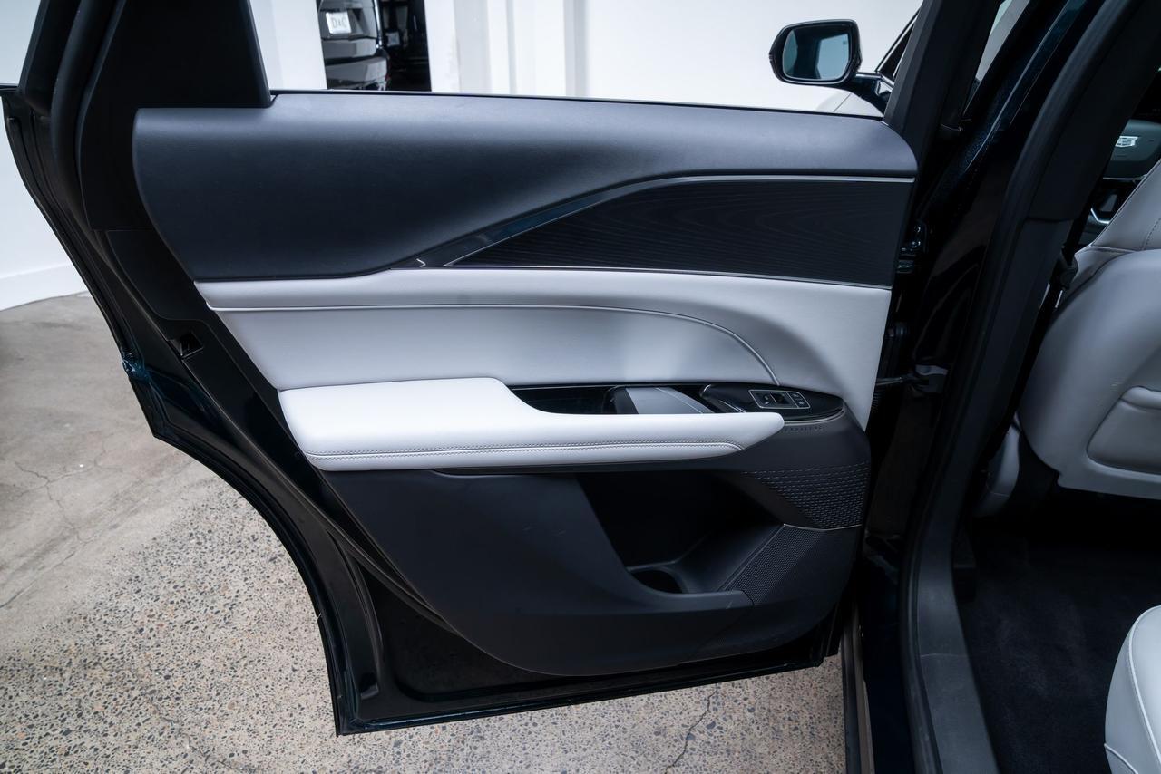 2024 Cadillac LYRIQ Luxury Lane Keep Assist Surround Vision Portland OR