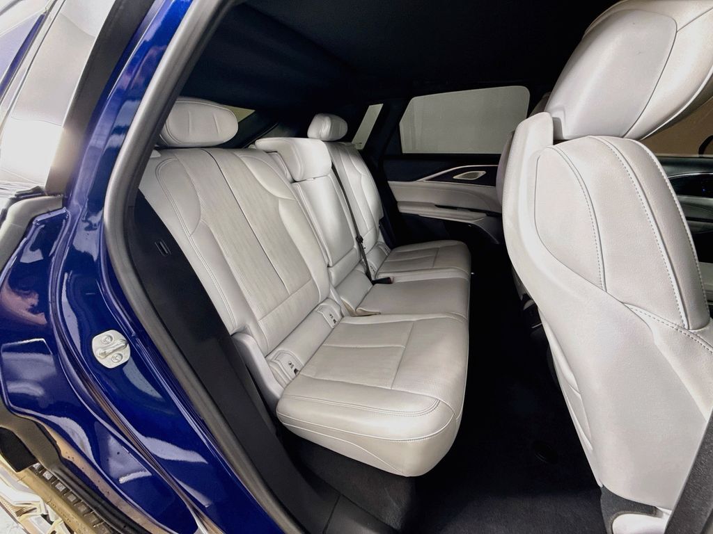 2024 Cadillac LYRIQ Luxury Willowbrook IL