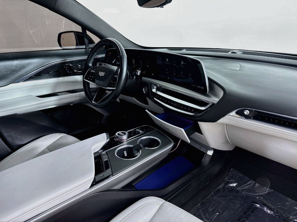 2024 Cadillac LYRIQ Luxury Willowbrook IL