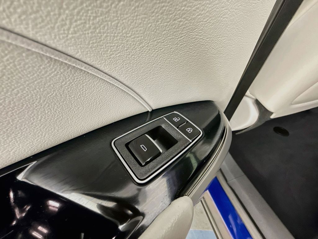 2024 Cadillac LYRIQ Luxury Willowbrook IL