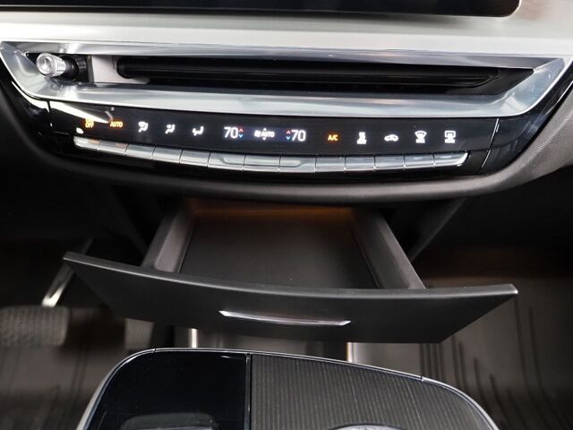 2024 Cadillac LYRIQ Sport 1 AWD *NAVIGATION, ADAPTIVE CRUISE, SAFETY ALERTS, 360 VIEW CAMERAS, COLOR TOUCHSCREEN, PANORAMA GLASS ROOF, HEATED SEATS/STEERING, POWER LIFTGATE, 20 INCH WHEELS, WIRELESS CHARGING, ANDROID & APPLE Round Rock TX