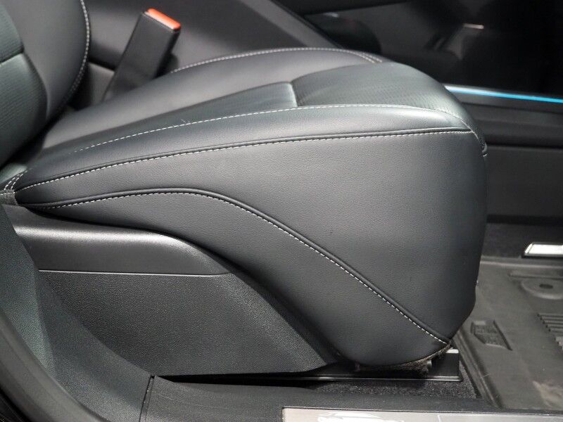 2024 Cadillac LYRIQ Sport 1 *NAVIGATION, ADAPTIVE CRUISE, SAFETY ALERTS, 360 VIEW CAMERAS, COLOR TOUCHSCREEN, PANORAMA GLASS ROOF, HEATED SEATS/STEERING, POWER LIFTGATE, 20 INCH WHEELS, WIRELESS CHARGING, ANDROID & APPLE Round Rock TX