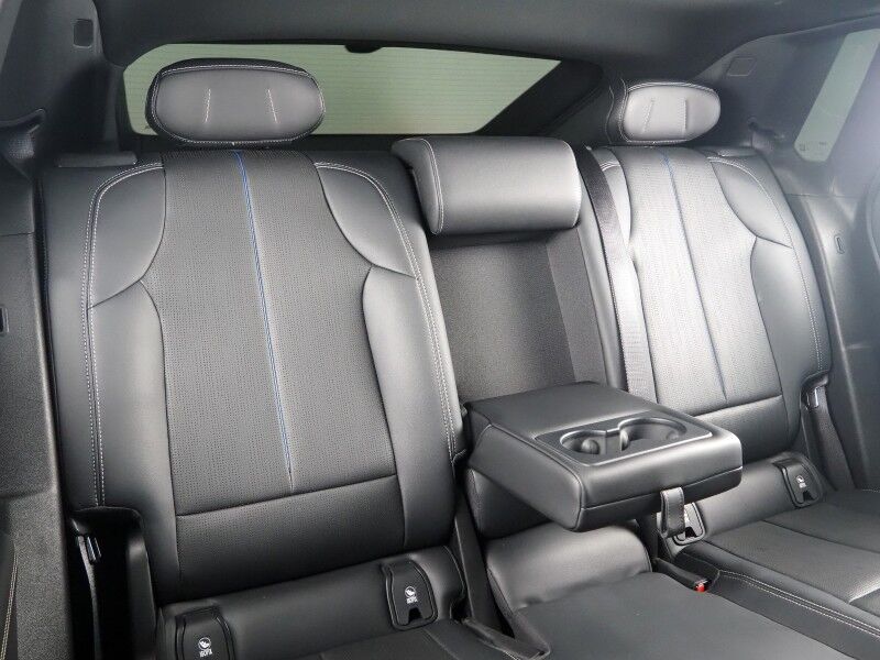 2024 Cadillac LYRIQ Sport 1 *NAVIGATION, ADAPTIVE CRUISE, SAFETY ALERTS, 360 VIEW CAMERAS, COLOR TOUCHSCREEN, PANORAMA GLASS ROOF, HEATED SEATS/STEERING, POWER LIFTGATE, 20 INCH WHEELS, WIRELESS CHARGING, ANDROID & APPLE Round Rock TX