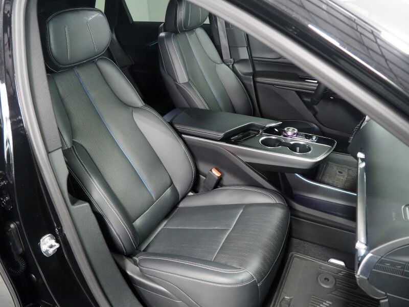 2024 Cadillac LYRIQ Sport 1 *NAVIGATION, ADAPTIVE CRUISE, SAFETY ALERTS, 360 VIEW CAMERAS, COLOR TOUCHSCREEN, PANORAMA GLASS ROOF, HEATED SEATS/STEERING, POWER LIFTGATE, 20 INCH WHEELS, WIRELESS CHARGING, ANDROID & APPLE