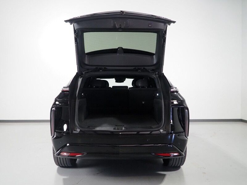 2024 Cadillac LYRIQ Sport 1 *NAVIGATION, ADAPTIVE CRUISE, SAFETY ALERTS, 360 VIEW CAMERAS, COLOR TOUCHSCREEN, PANORAMA GLASS ROOF, HEATED SEATS/STEERING, POWER LIFTGATE, 20 INCH WHEELS, WIRELESS CHARGING, ANDROID & APPLE Round Rock TX