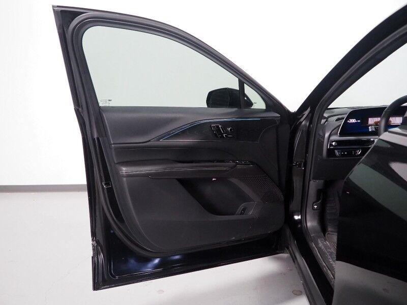 2024 Cadillac LYRIQ Sport 1 *NAVIGATION, ADAPTIVE CRUISE, SAFETY ALERTS, 360 VIEW CAMERAS, COLOR TOUCHSCREEN, PANORAMA GLASS ROOF, HEATED SEATS/STEERING, POWER LIFTGATE, 20 INCH WHEELS, WIRELESS CHARGING, ANDROID & APPLE Round Rock TX