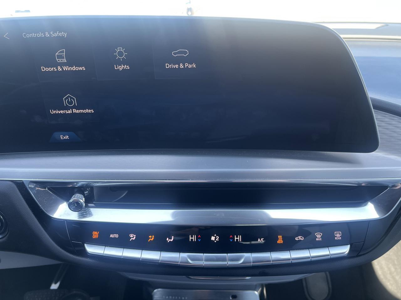 2024 Cadillac LYRIQ Sport 2 AWD w/Sunroof SuperCruise AdptvCrz TrailerPrep IntProtectPkg HtdCldMemLthr HD-SrrndVsn Saukville WI