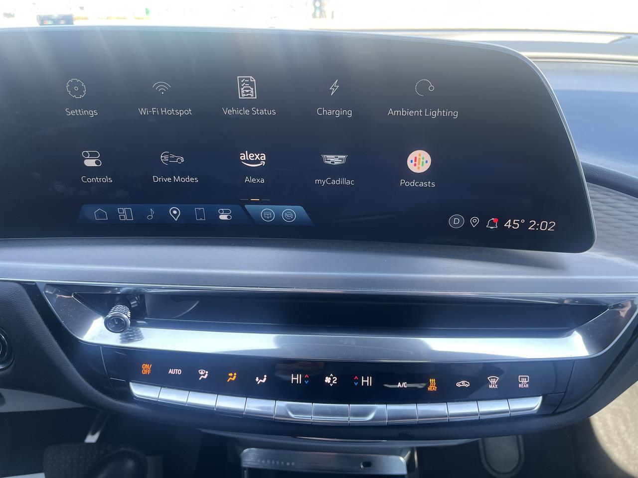 2024 Cadillac LYRIQ Sport 2 AWD w/Sunroof SuperCruise AdptvCrz TrailerPrep IntProtectPkg HtdCldMemLthr HD-SrrndVsn Saukville WI