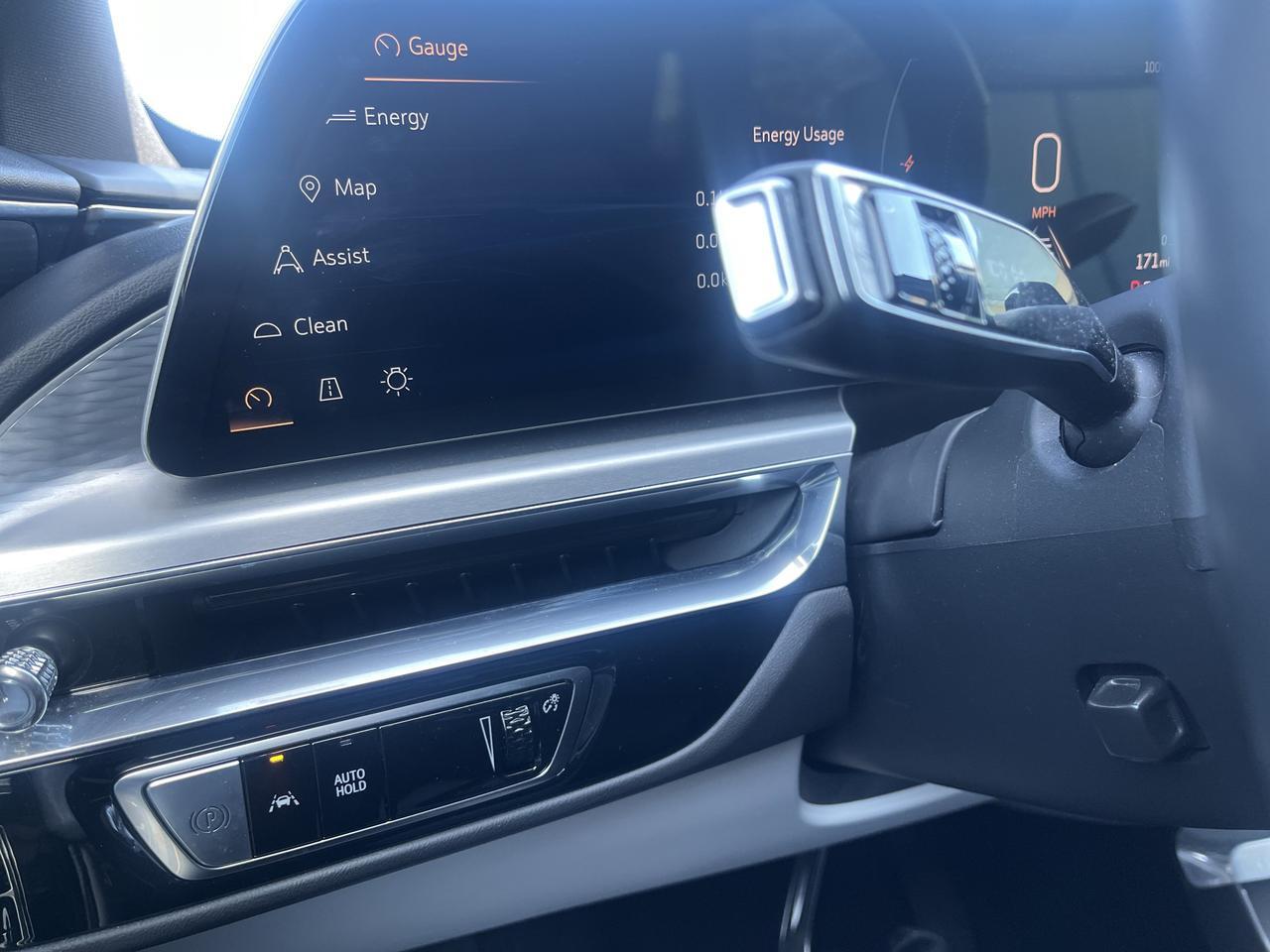 2024 Cadillac LYRIQ Sport 2 AWD w/Sunroof SuperCruise AdptvCrz TrailerPrep IntProtectPkg HtdCldMemLthr HD-SrrndVsn Saukville WI