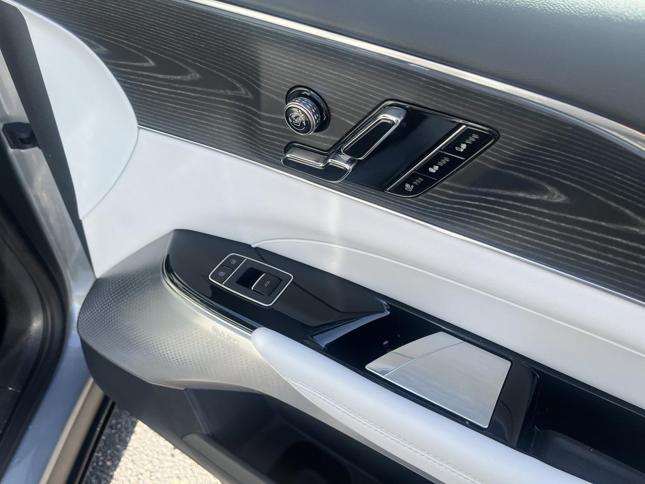 2024 Cadillac LYRIQ Sport 2 AWD w/Sunroof SuperCruise AdptvCrz TrailerPrep IntProtectPkg HtdCldMemLthr HD-SrrndVsn Saukville WI