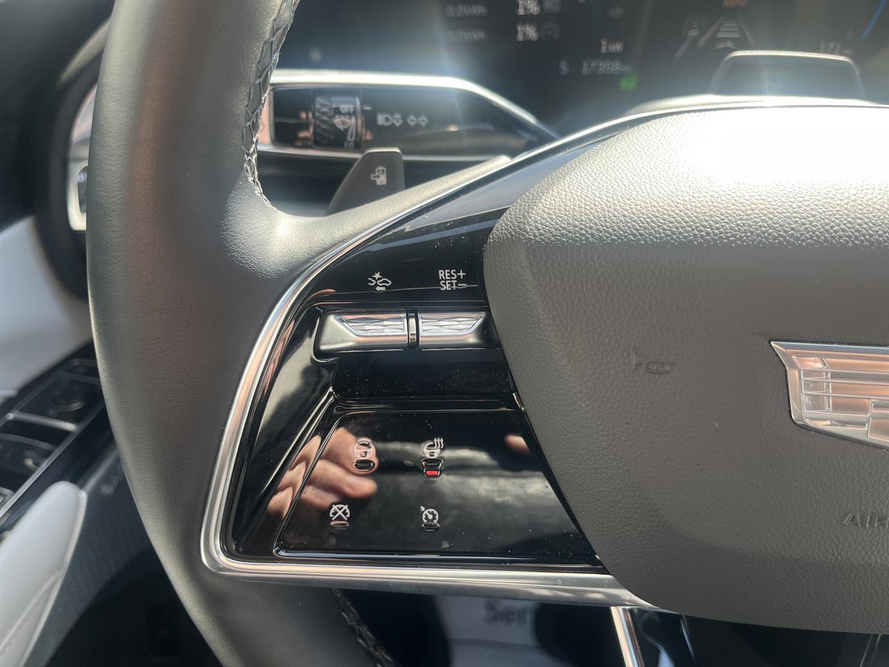 2024 Cadillac LYRIQ Sport 2 AWD w/Sunroof SuperCruise AdptvCrz TrailerPrep IntProtectPkg HtdCldMemLthr HD-SrrndVsn Saukville WI