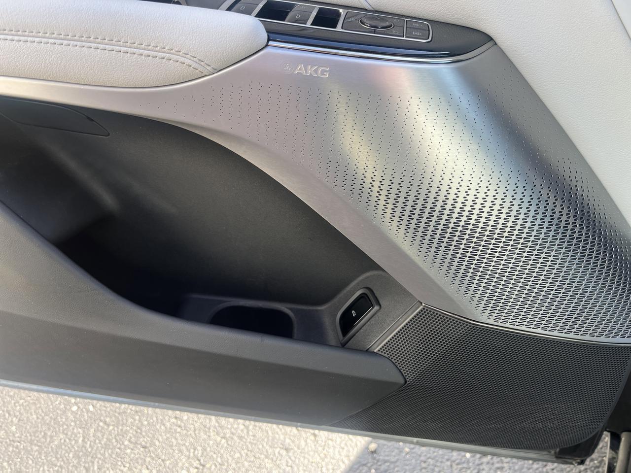 2024 Cadillac LYRIQ Sport 2 AWD w/Sunroof SuperCruise AdptvCrz TrailerPrep IntProtectPkg HtdCldMemLthr HD-SrrndVsn Saukville WI