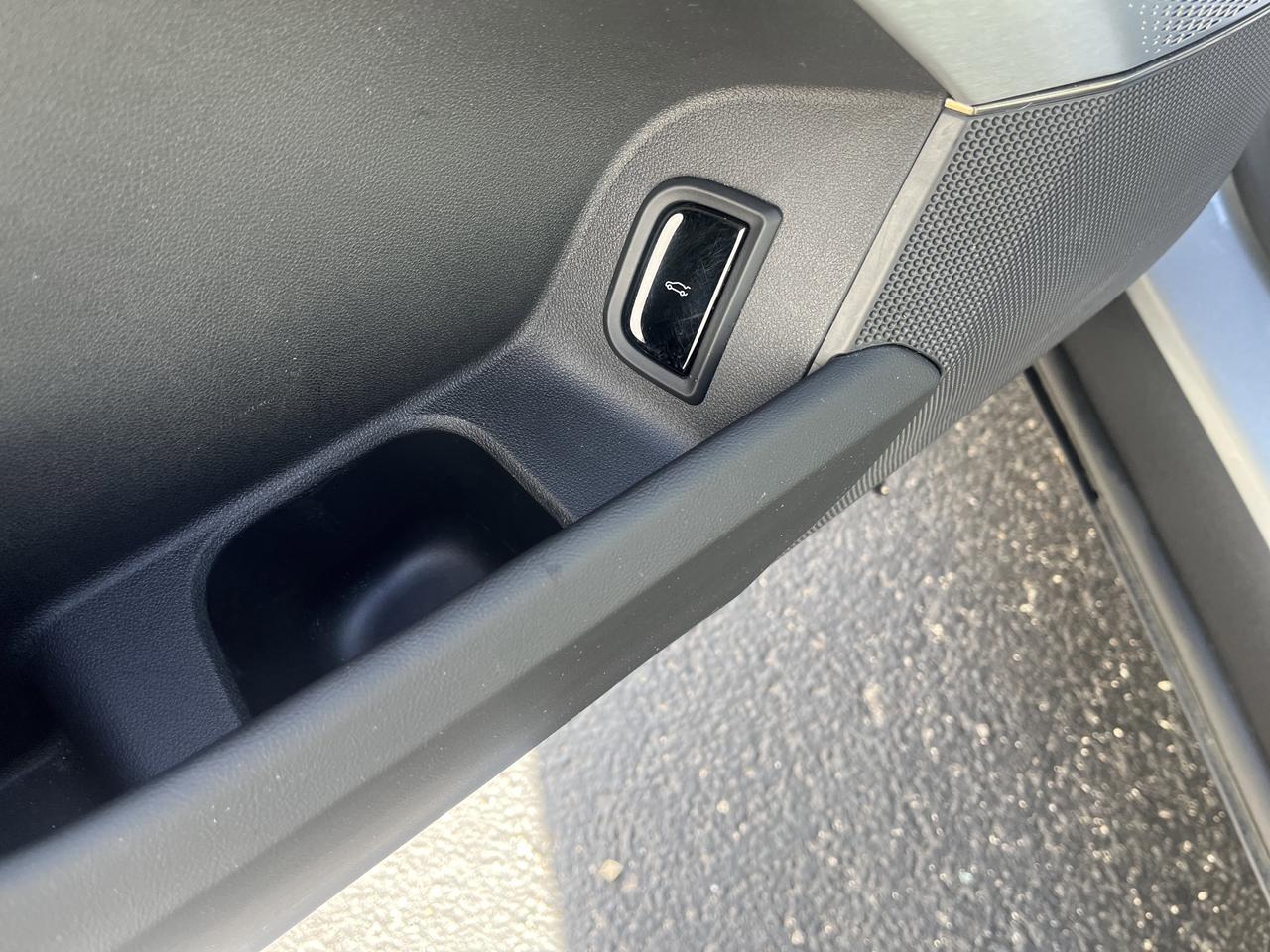 2024 Cadillac LYRIQ Sport 2 AWD w/Sunroof SuperCruise AdptvCrz TrailerPrep IntProtectPkg HtdCldMemLthr HD-SrrndVsn Saukville WI