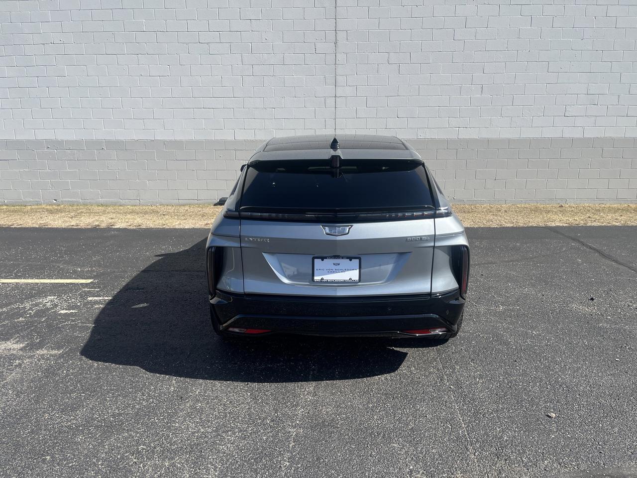 2024 Cadillac LYRIQ Sport 2 AWD w/Sunroof SuperCruise AdptvCrz TrailerPrep IntProtectPkg HtdCldMemLthr HD-SrrndVsn Saukville WI