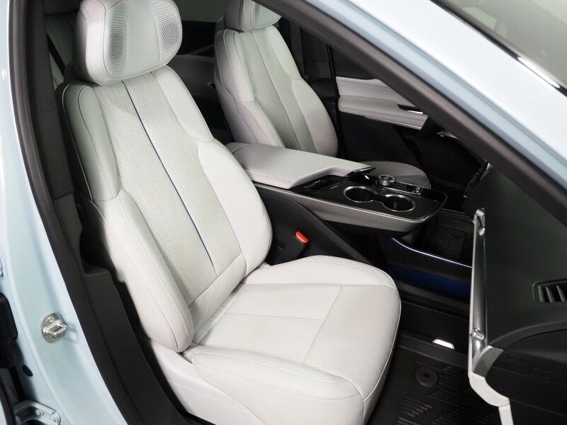 2024 Cadillac LYRIQ Sport 2 RWD *NAVIGATION, SUPER CRUISE, SAFETY ALERTS, 360 CAMERAS, COLOR TOUCHSCREEN, PANORAMA GLASS ROOF, CLIMATE SEATS, HEATED STEERING, POWER LIFTGATE, AKG AUDIO, WIRELESS CHARGING, ANDROID & APPLE