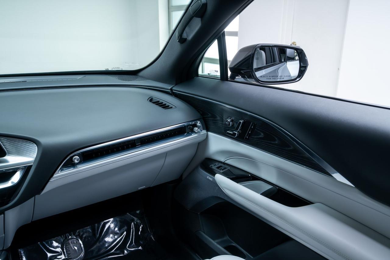 2024 Cadillac LYRIQ Sport 2 Ventilated Massage Seats / AKG Sound Portland OR