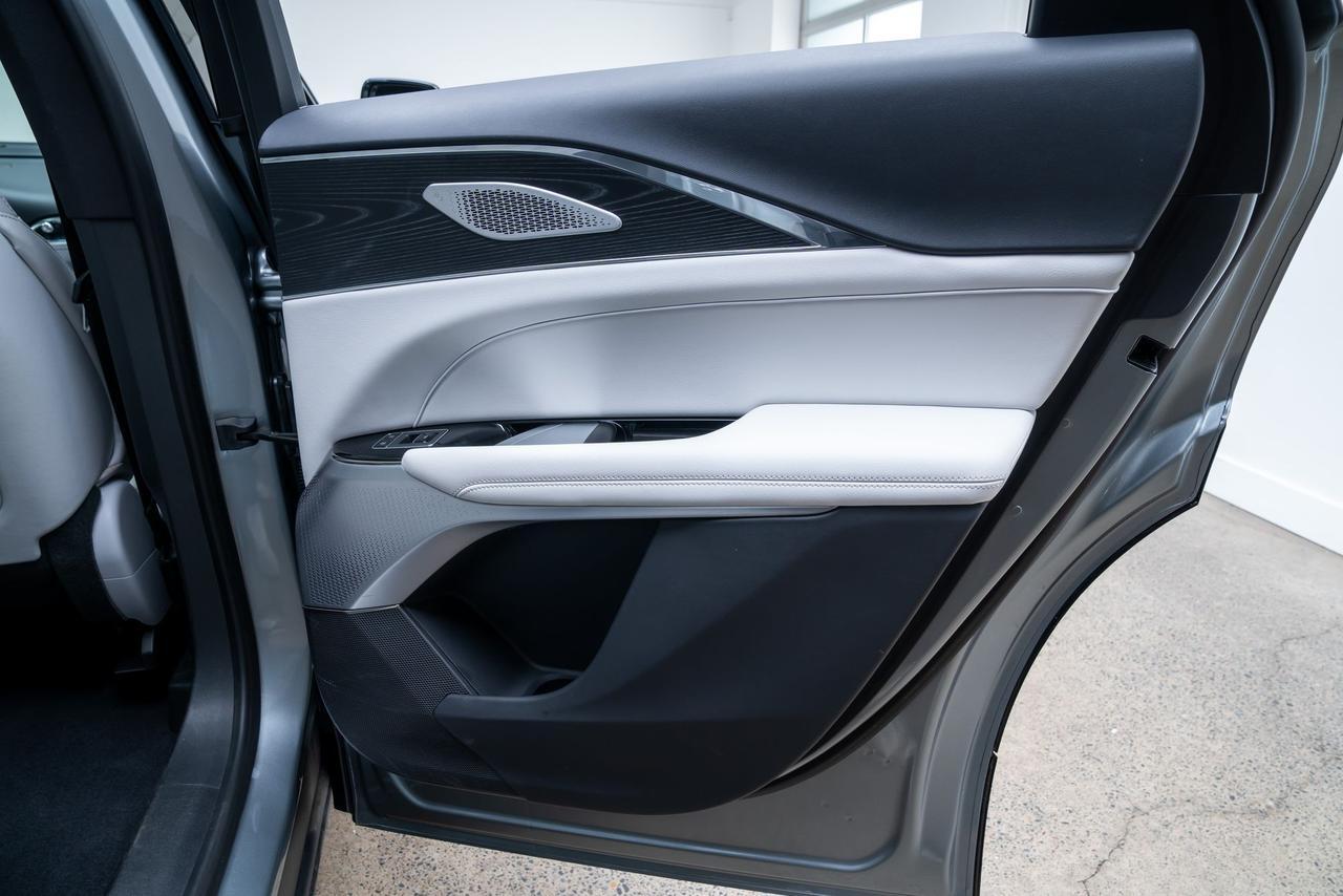 2024 Cadillac LYRIQ Sport 2 Ventilated Massage Seats / AKG Sound Portland OR