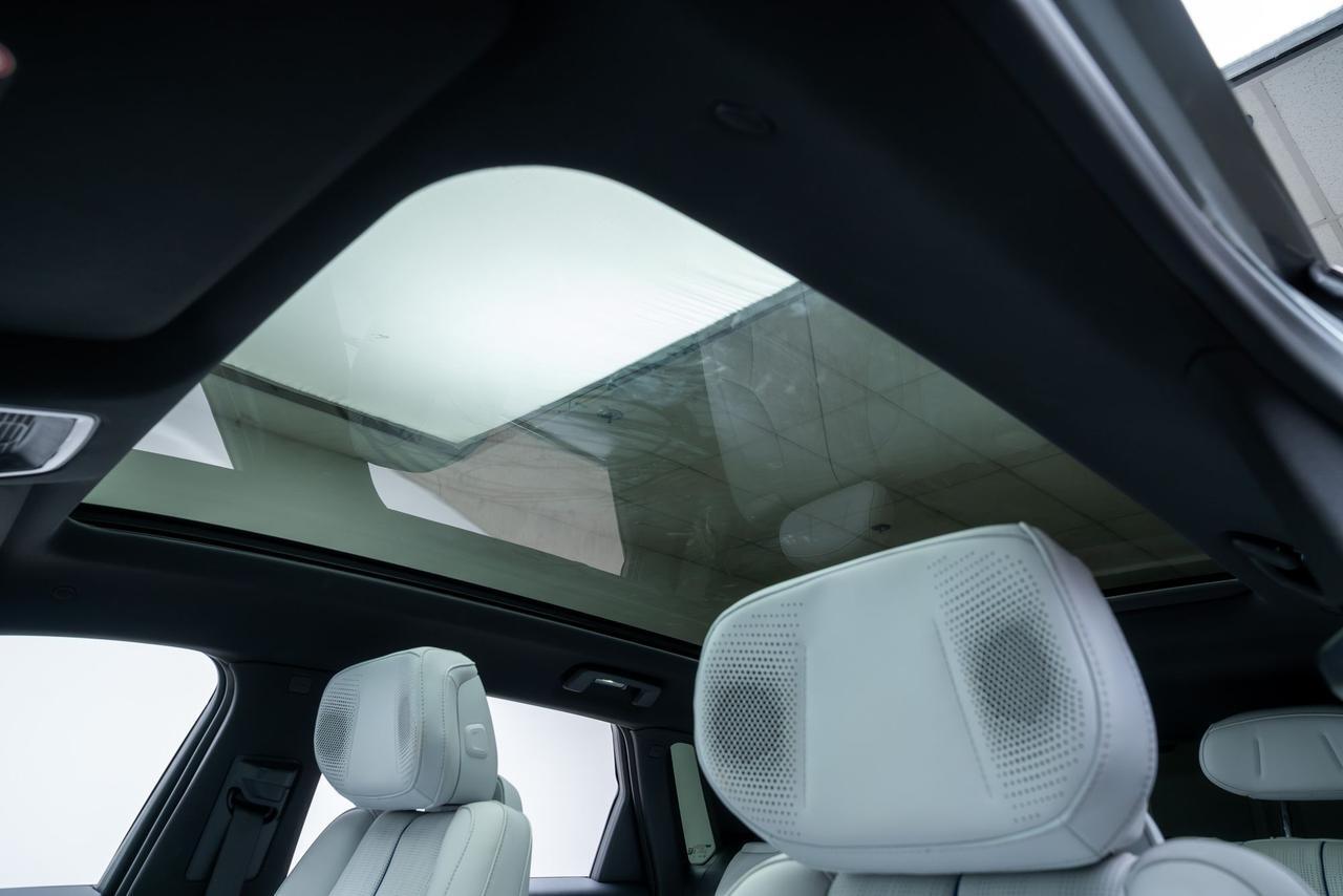 2024 Cadillac LYRIQ Sport 2 Ventilated Massage Seats / AKG Sound Portland OR