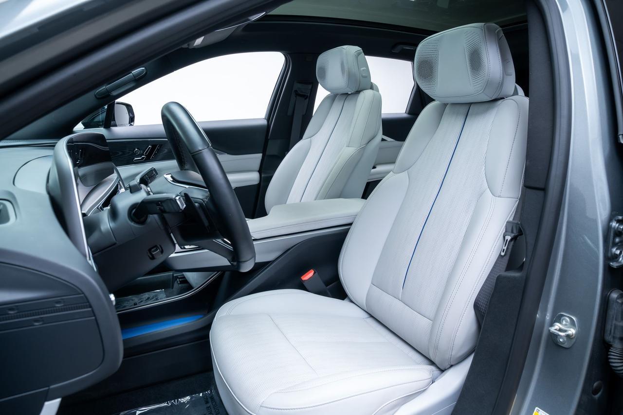 2024 Cadillac LYRIQ Sport 2 Ventilated Massage Seats / AKG Sound Portland OR