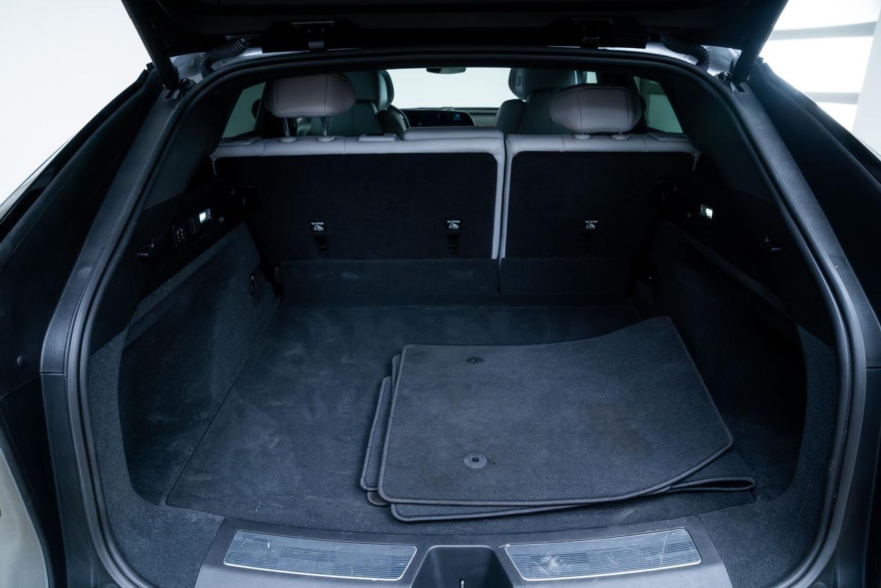 2024 Cadillac LYRIQ Sport 2 Ventilated Massage Seats / AKG Sound Portland OR