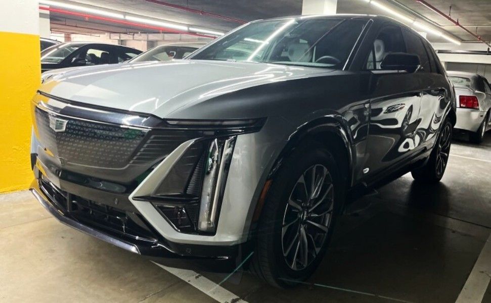 2024 Cadillac LYRIQ Sport 2 Ventilated Massage Seats / AKG Sound Portland OR