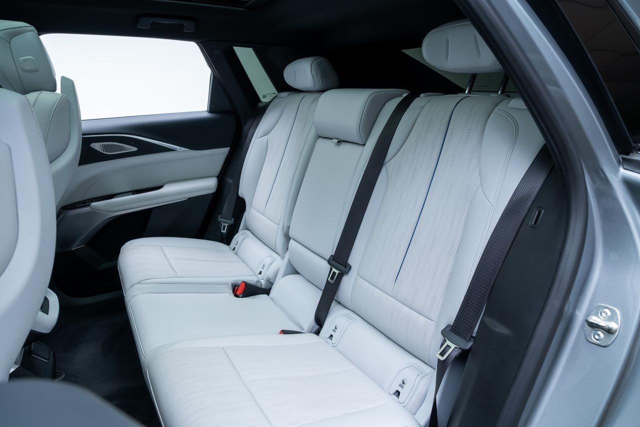 2024 Cadillac LYRIQ Sport 2 Ventilated Massage Seats / AKG Sound Portland OR