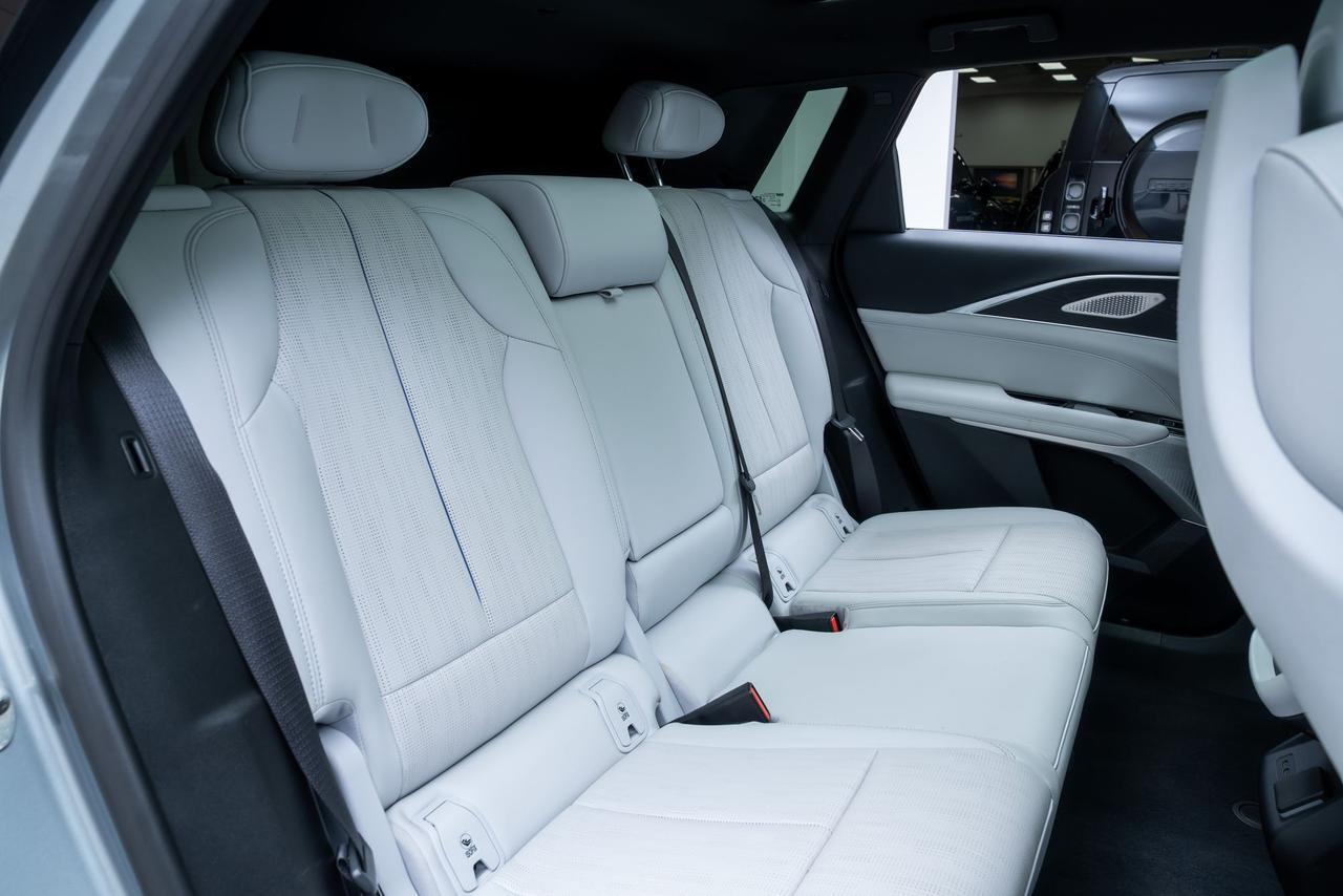 2024 Cadillac LYRIQ Sport 2 Ventilated Massage Seats / AKG Sound Portland OR