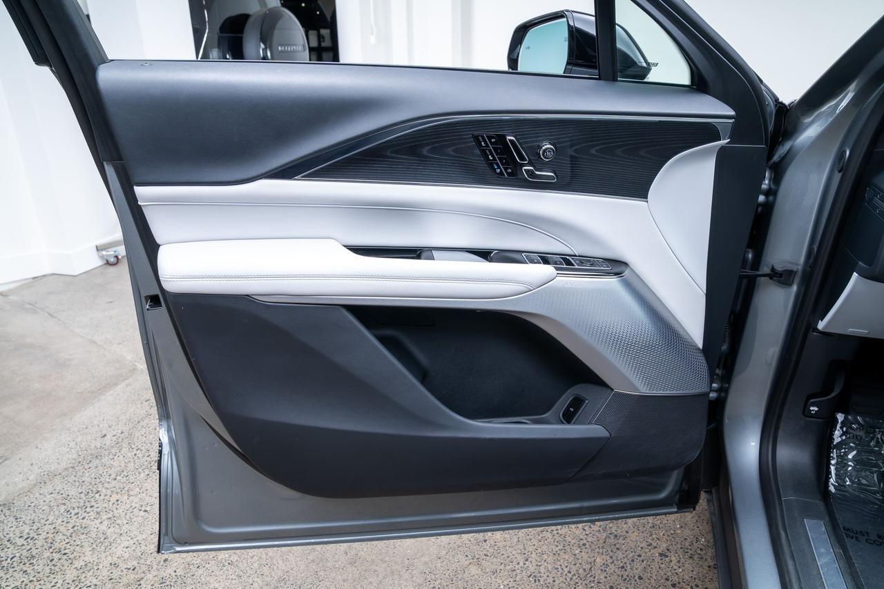 2024 Cadillac LYRIQ Sport 2 Ventilated Massage Seats / AKG Sound Portland OR