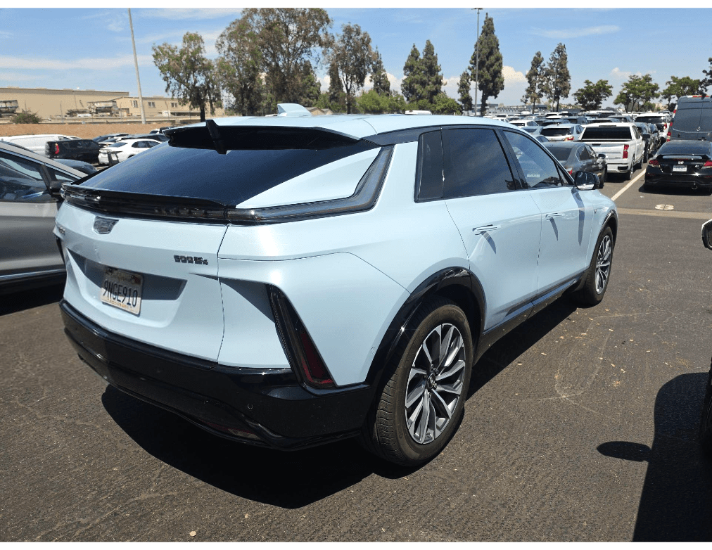 2024 Cadillac LYRIQ Sport 2 Ventilated Massage Seats Panoramic Roof Portland OR