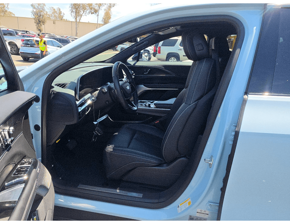 2024 Cadillac LYRIQ Sport 2 Ventilated Massage Seats Panoramic Roof Portland OR