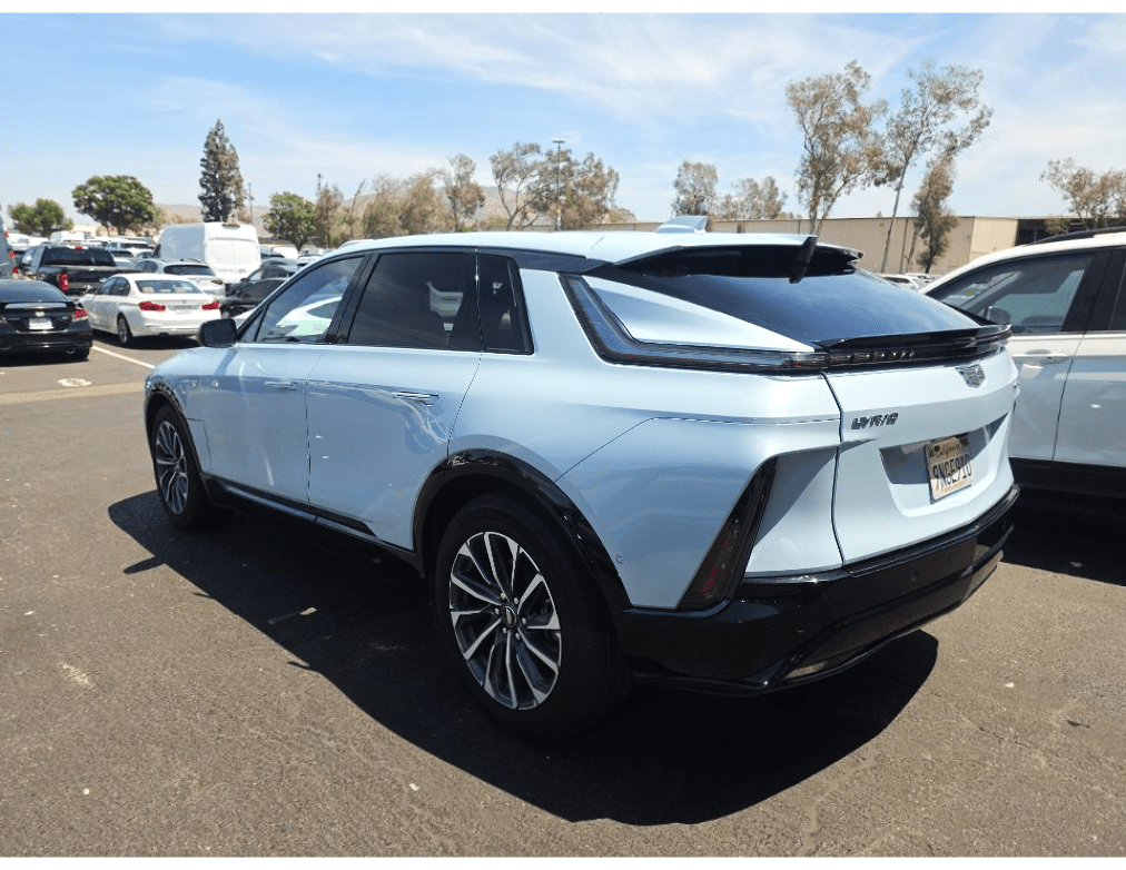 2024 Cadillac LYRIQ Sport 2 Ventilated Massage Seats Panoramic Roof Portland OR