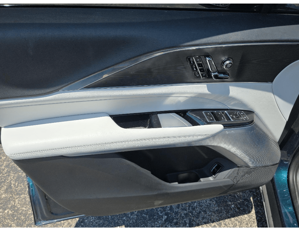 2024 Cadillac LYRIQ Sport 2 Ventilated Seats / AKG Sound Portland OR