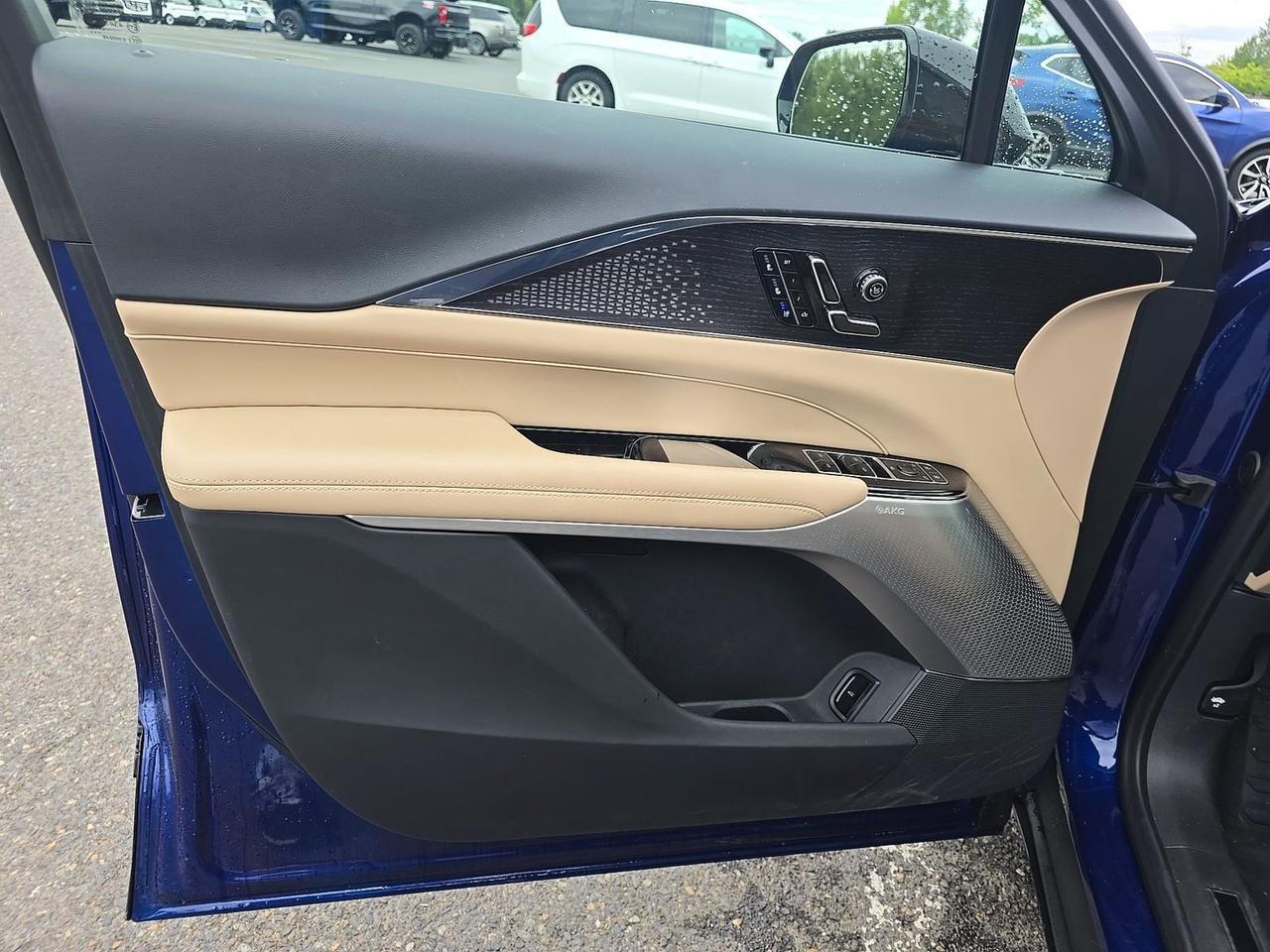 2024 Cadillac LYRIQ Sport 3 Sliding Panoramic Roof Nappa Leather Portland OR