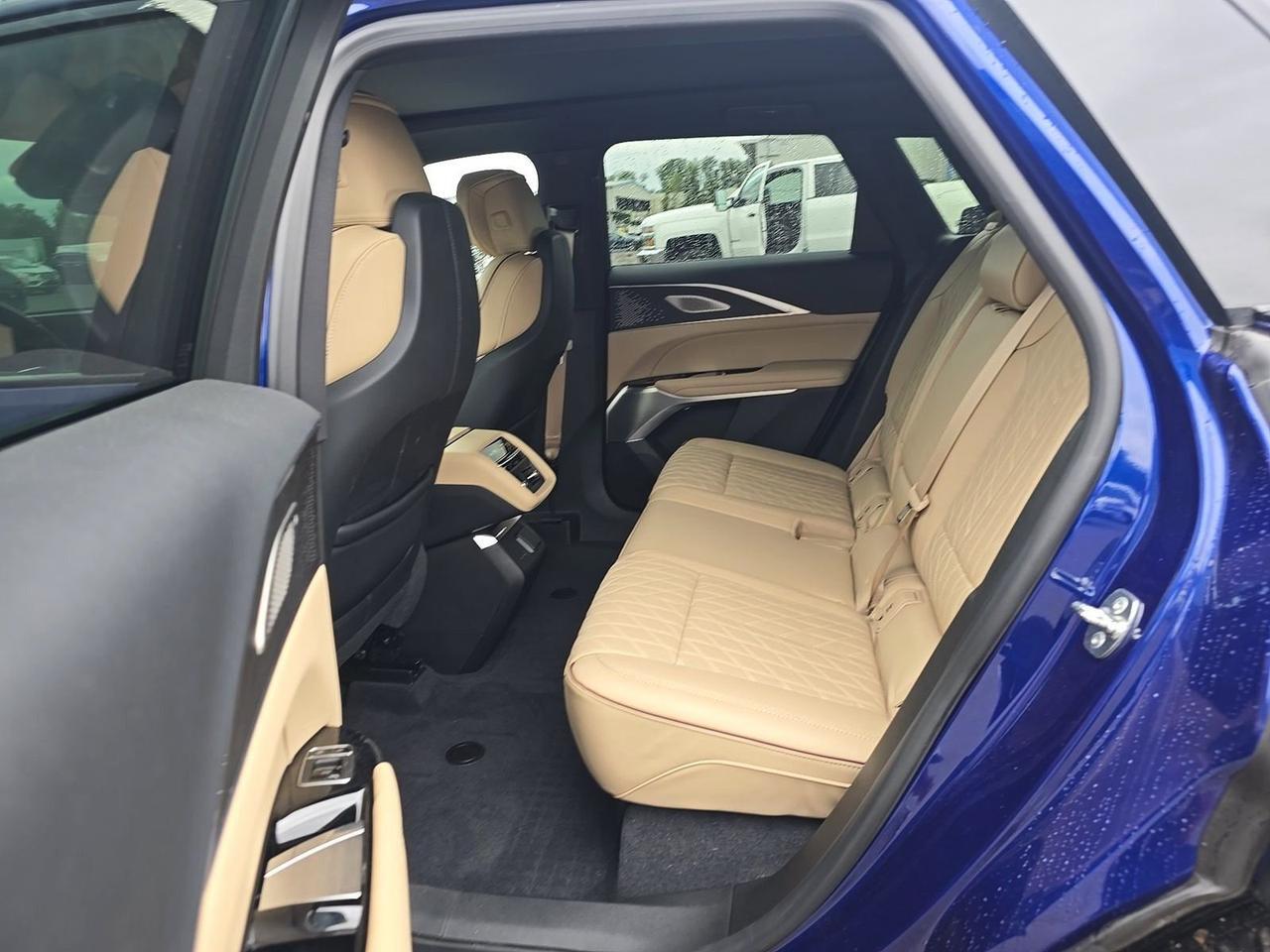 2024 Cadillac LYRIQ Sport 3 Sliding Panoramic Roof Nappa Leather Portland OR