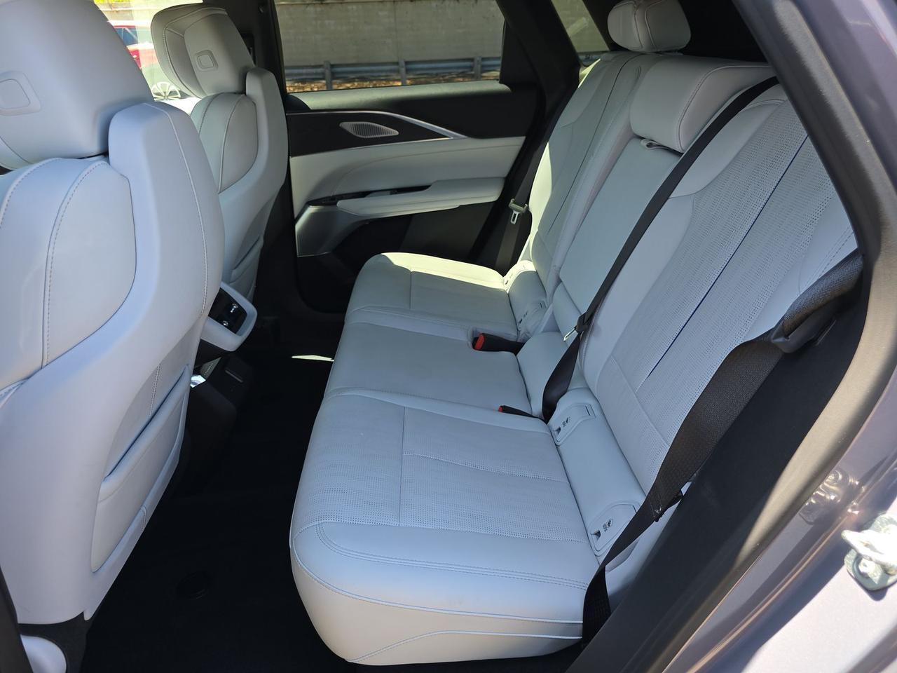 2024 Cadillac LYRIQ Sport 3 Ventilated Massage Seats AKG Sound Portland OR