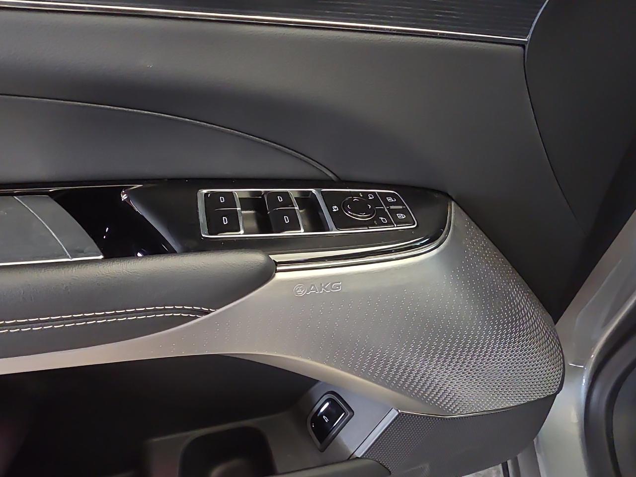 2024 Cadillac LYRIQ Sport Sand Lake NY