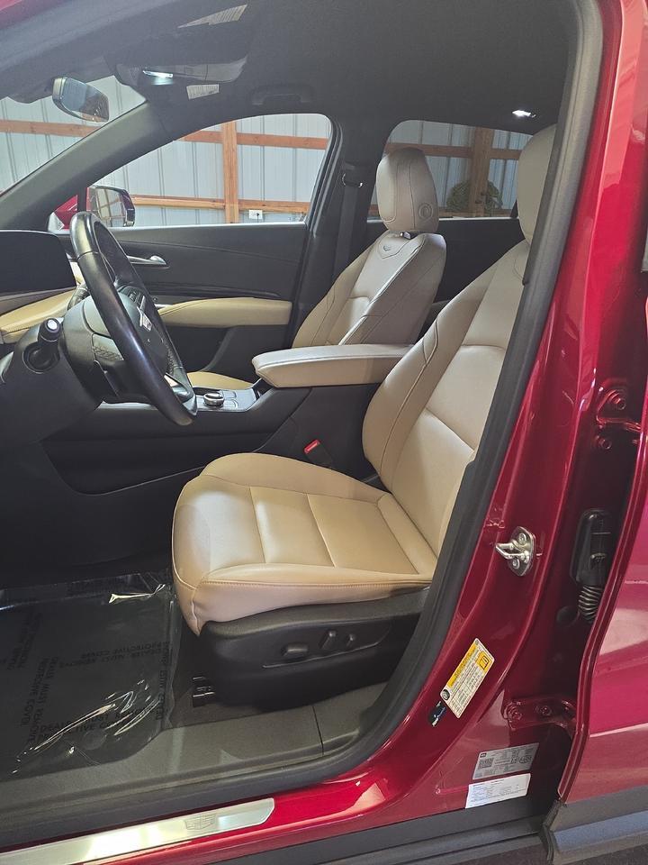 2024 Cadillac XT4 AWD Luxury Sand Lake NY