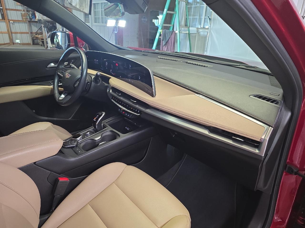 2024 Cadillac XT4 AWD Luxury Sand Lake NY