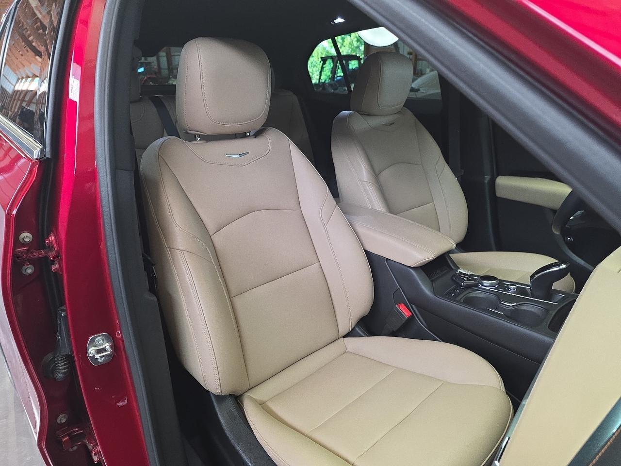 2024 Cadillac XT4 AWD Luxury Sand Lake NY