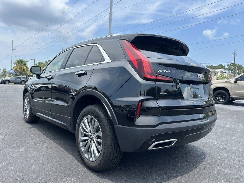 2024 Cadillac XT4 AWD Premium Luxury