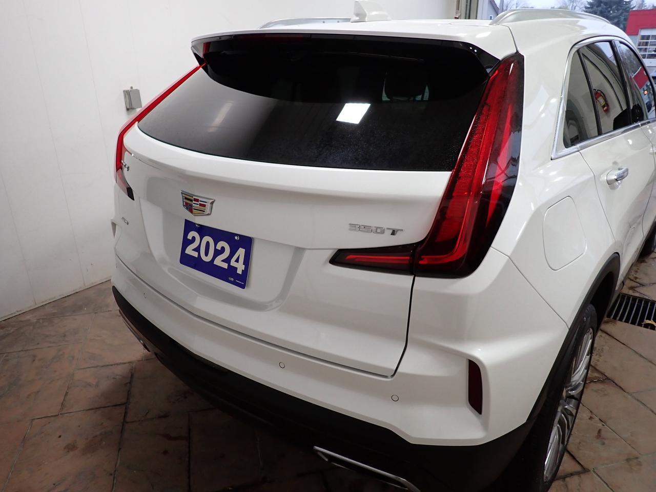 2024 Cadillac XT4 AWD Premium Luxury LEATHER NAVI SUNROOF Listowel ON