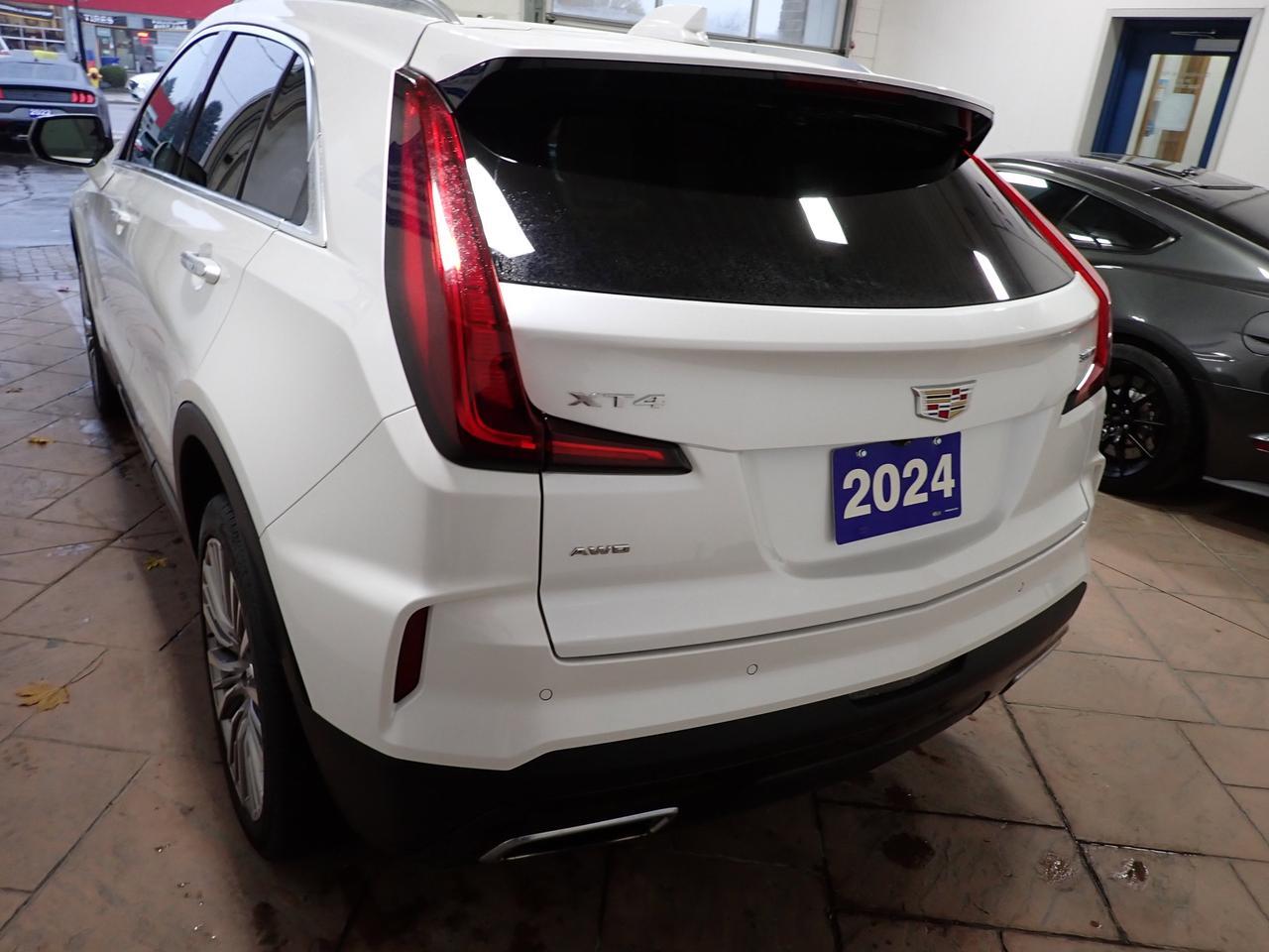 2024 Cadillac XT4 AWD Premium Luxury LEATHER NAVI SUNROOF Listowel ON