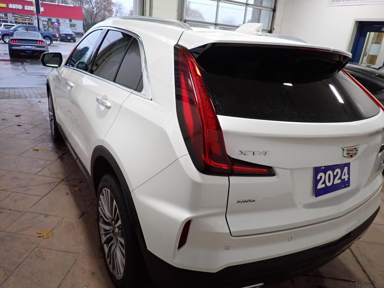 2024 Cadillac XT4 AWD Premium Luxury LEATHER NAVI SUNROOF Listowel ON