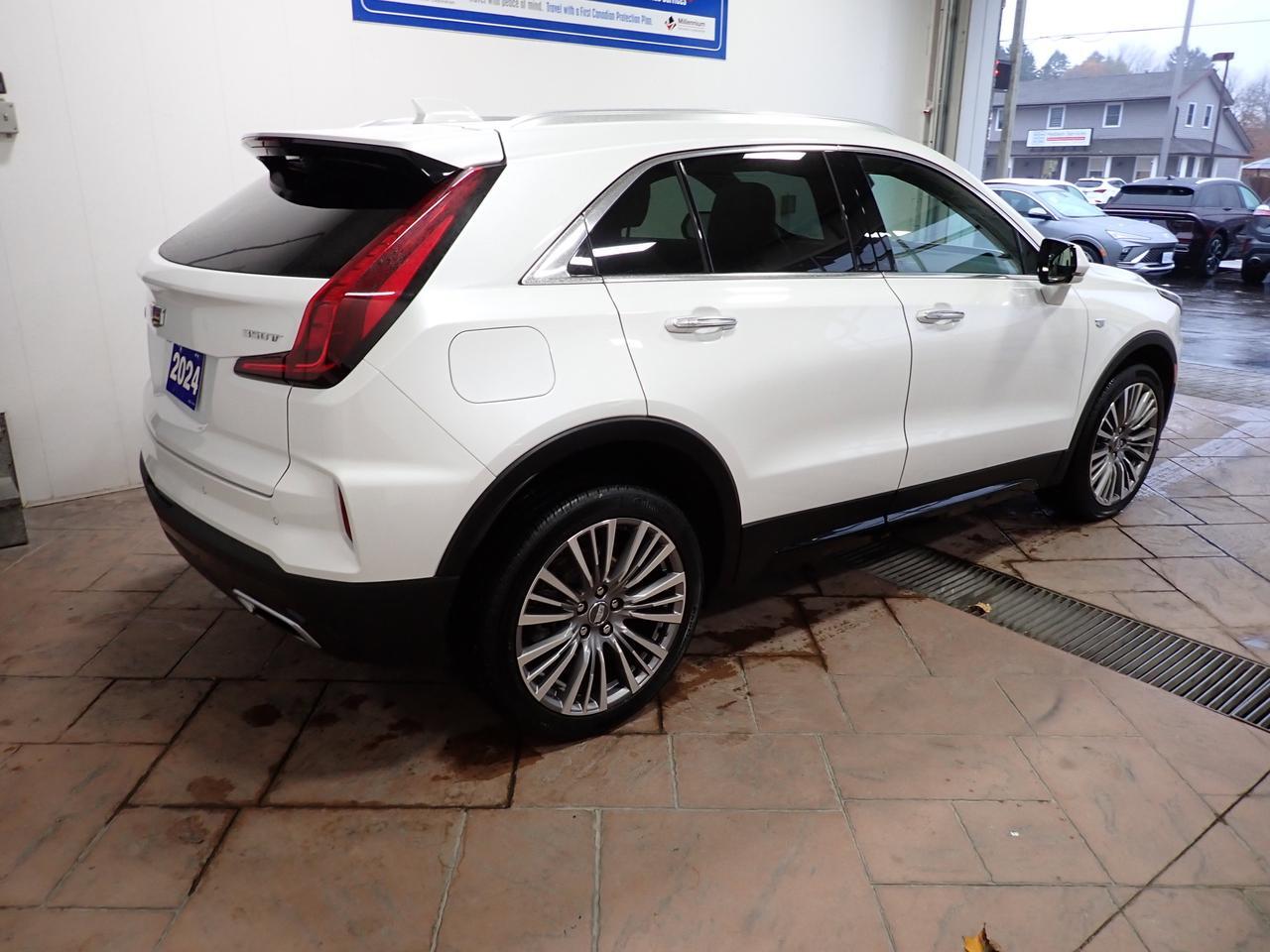 2024 Cadillac XT4 AWD Premium Luxury LEATHER NAVI SUNROOF Listowel ON