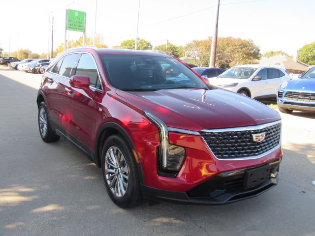 2024 Cadillac XT4 Premium Luxury photo 3