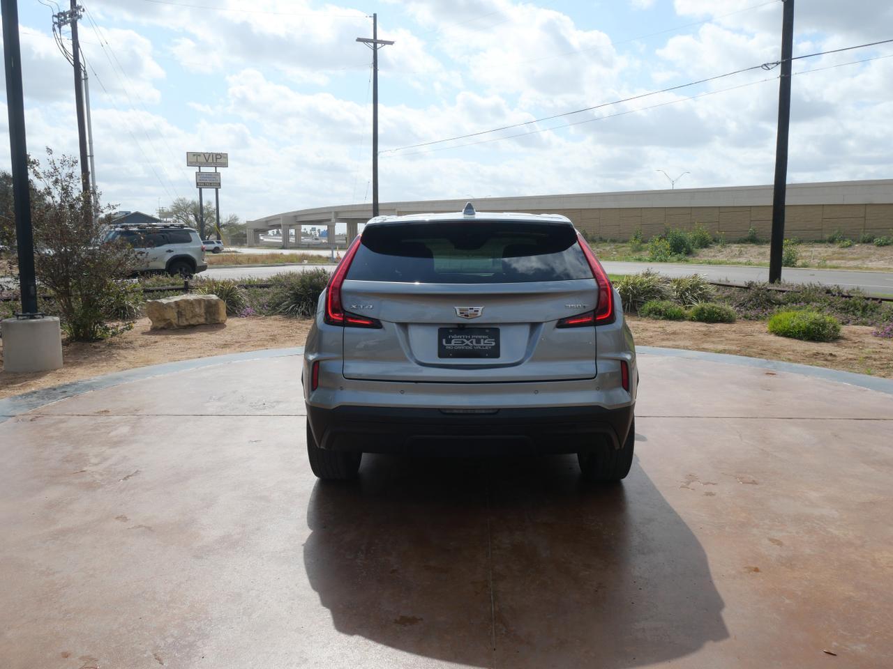 2024 Cadillac XT4 FWD Luxury