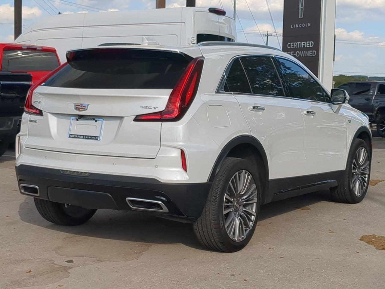 2024 Cadillac XT4 FWD Premium Luxury